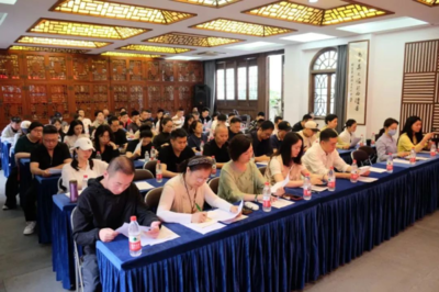 德艺双馨守初心,同心同行共奋进--福建省实验闽剧院总支组织开展主题党日活动